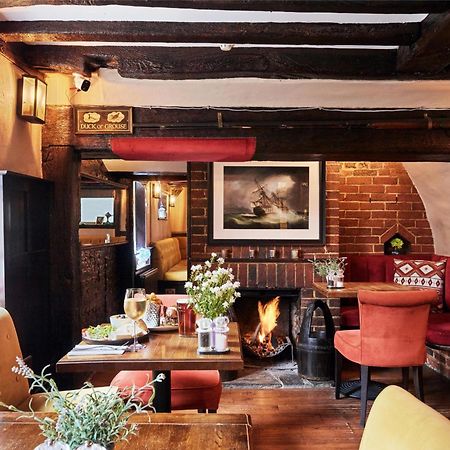 The Talbot Inn Woking Ngoại thất bức ảnh