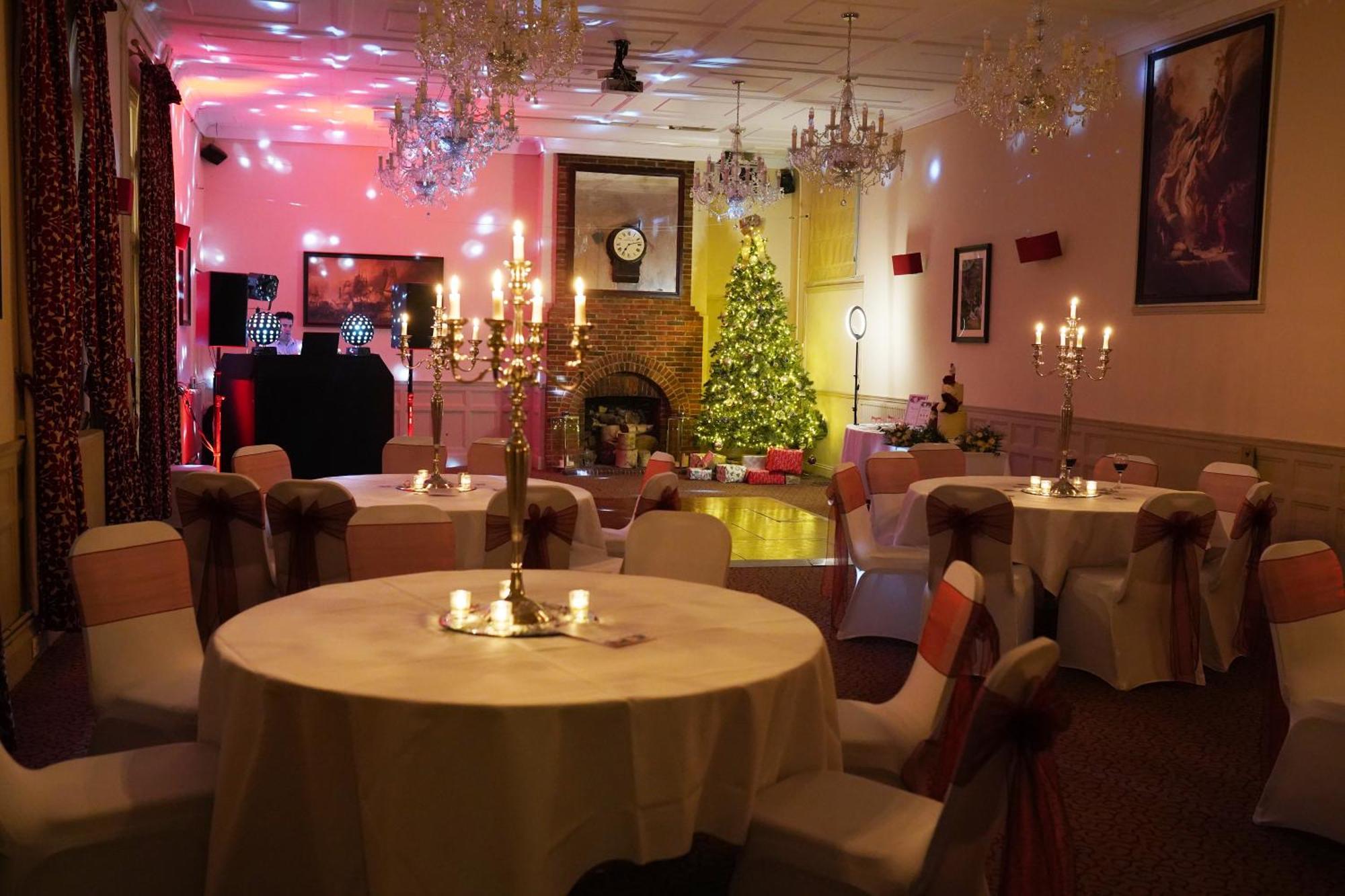 The Talbot Inn Woking Ngoại thất bức ảnh