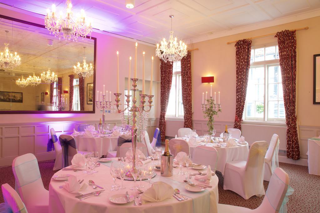 The Talbot Inn Woking Ngoại thất bức ảnh