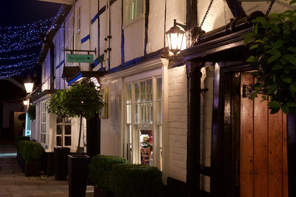 The Talbot Inn Woking Ngoại thất bức ảnh