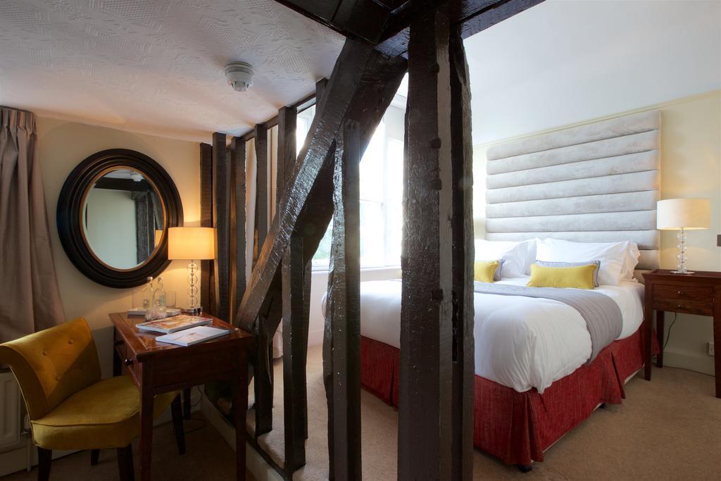 The Talbot Inn Woking Ngoại thất bức ảnh