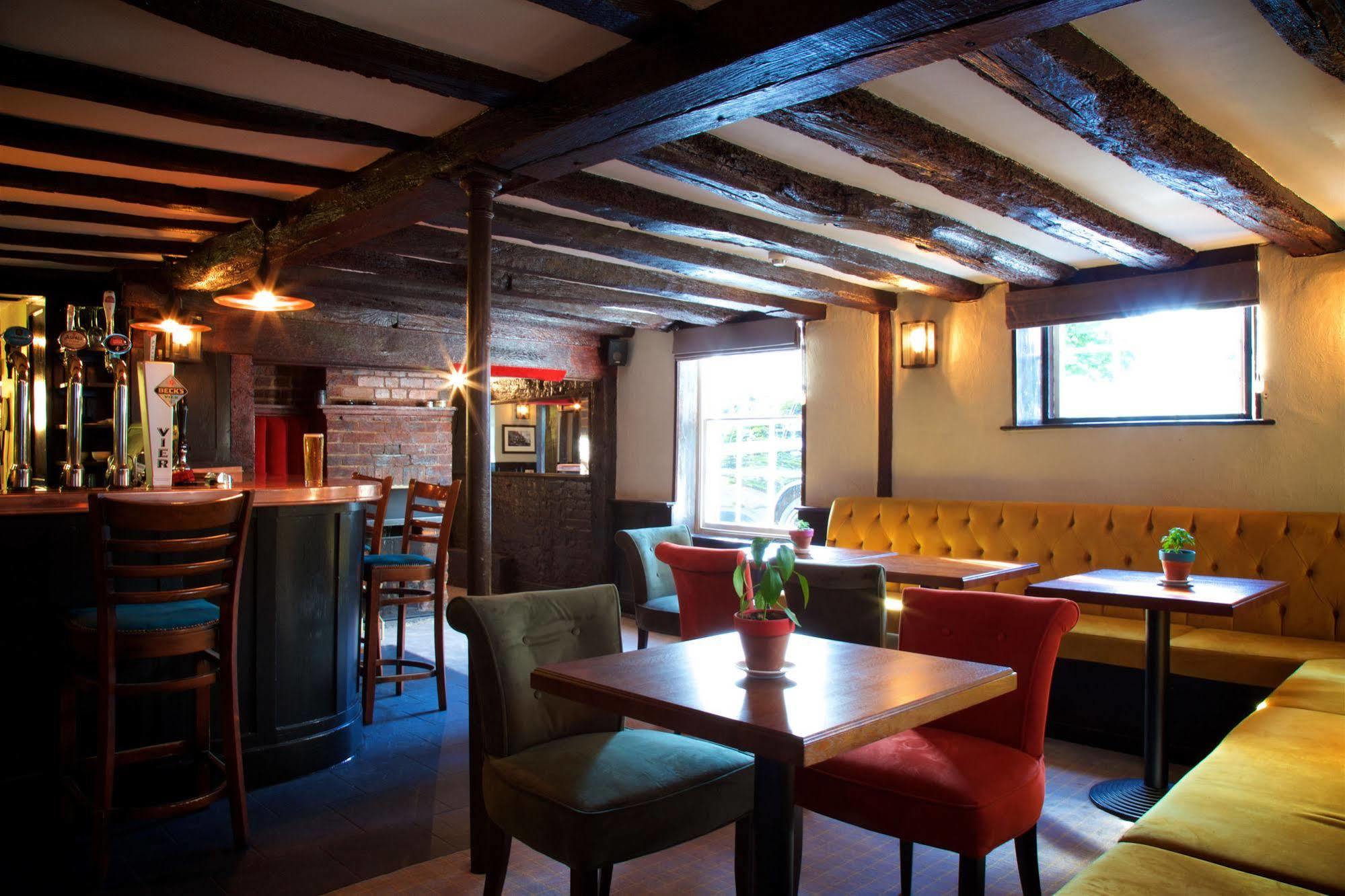 The Talbot Inn Woking Ngoại thất bức ảnh