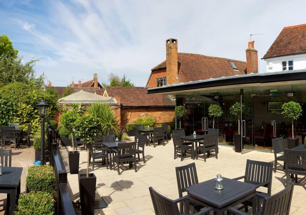The Talbot Inn Woking Ngoại thất bức ảnh