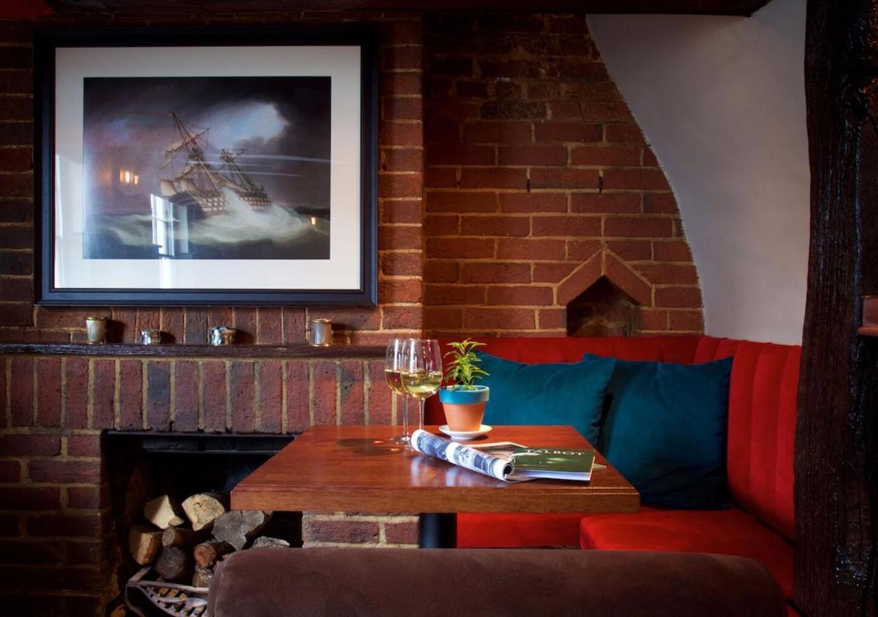 The Talbot Inn Woking Ngoại thất bức ảnh